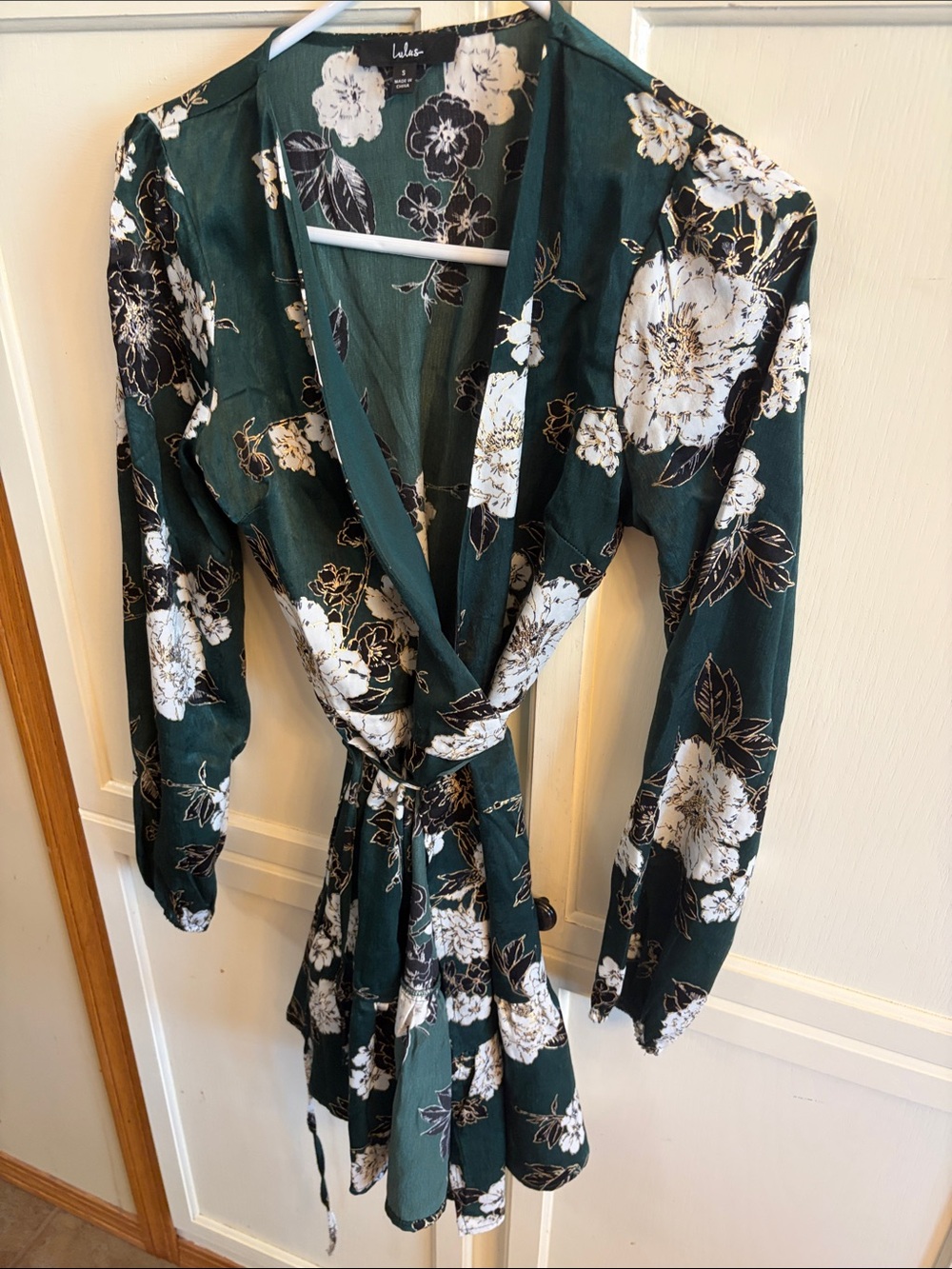Lulu's So Splendid Green Floral Dress with Black and White Blooms Size Small